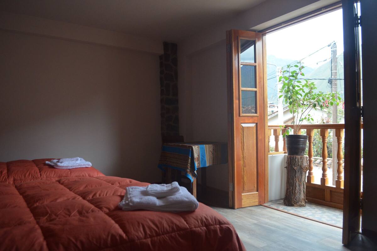 Iron/ironing board, free WiFi, bed sheets
