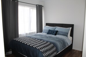 2 chambres, bureau, fer et planche à repasser, Wi-Fi gratuit