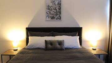 Superior Apartment | 2 bedrooms, desk, iron/ironing board, free WiFi