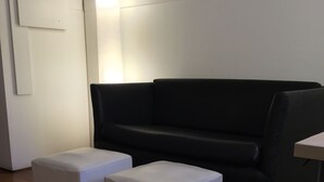 基础公寓, 1 张特大床 (Single use) | 1 多间卧室、迷你吧、客房内保险箱、办公桌