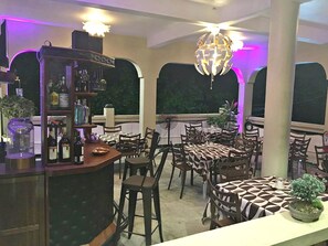 Daily cooked-to-order breakfast (PHP 90 per person)