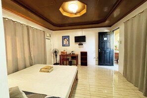 Standard Room | Rollaway beds, free WiFi, bed sheets - Stardust Beach Hotel Matabungkay Batangas (Lian)