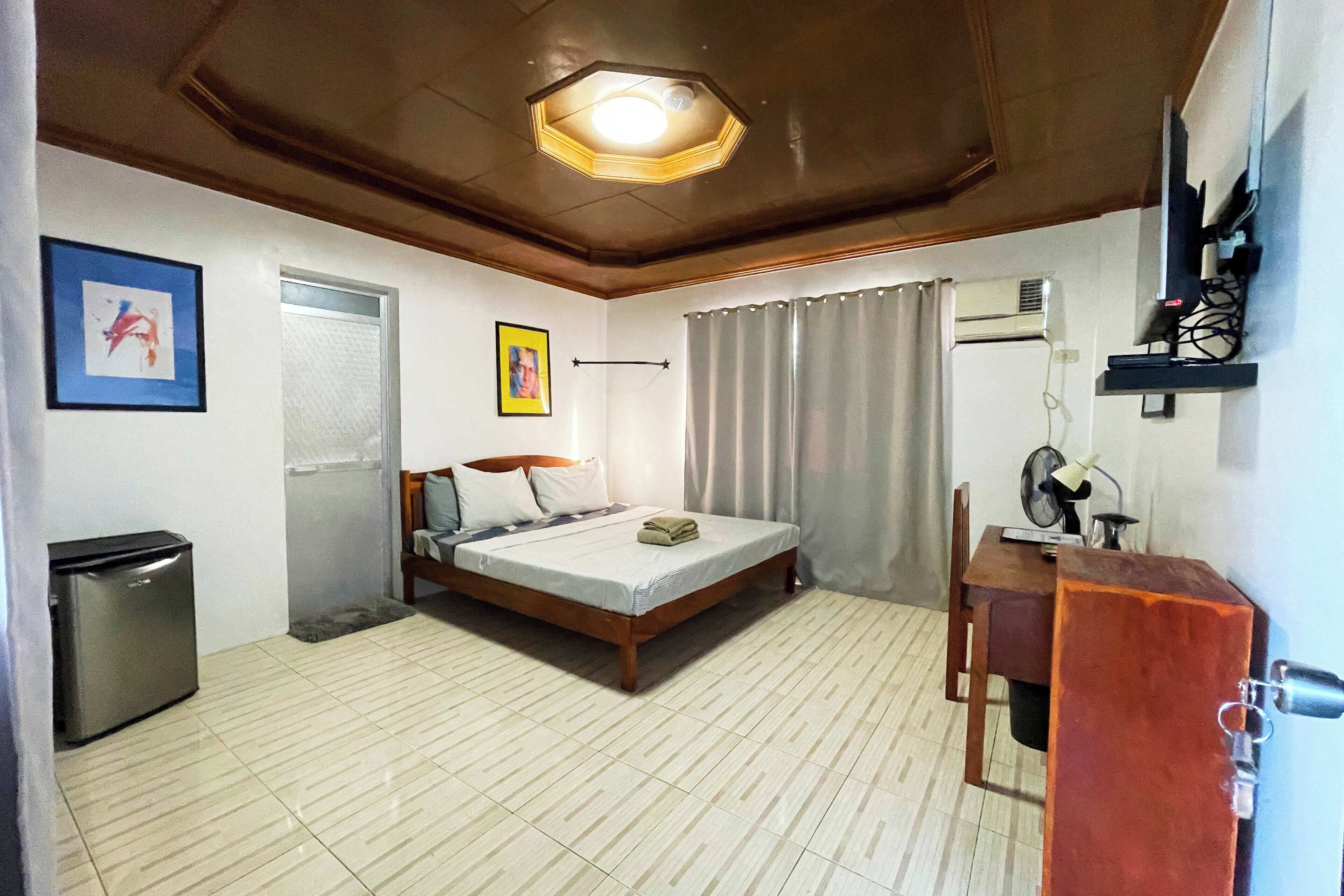 Rollaway beds, free WiFi, bed sheets