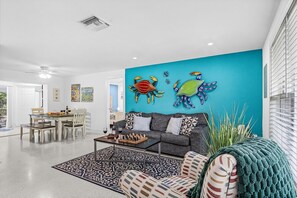 Fernseher, DVD-Player, Bücher