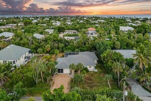 Exterior - Beautiful canal home, private heated pool on Sanibel Island!! - Villa Island Pearl - Roelens (Sanibel)