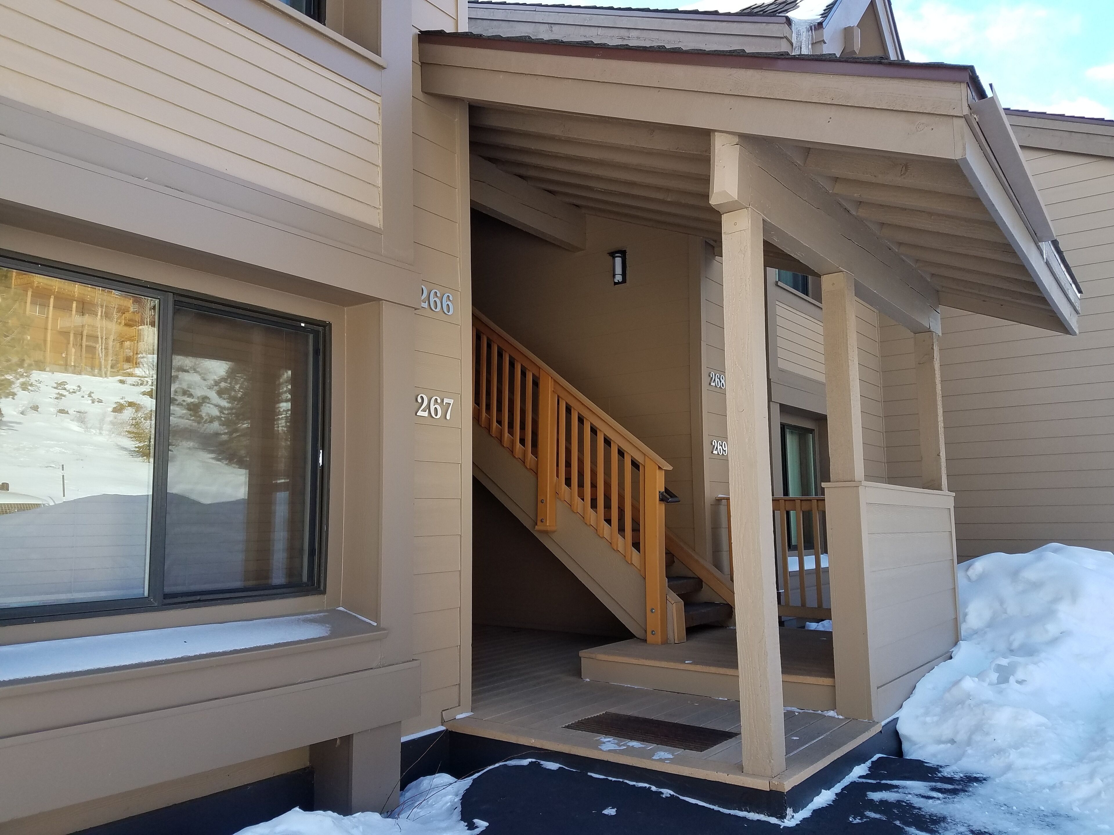 تفاصيل الفندق من الخارج