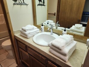 Bathtub - Snowcreek Resort Vacation Rental 267 (Mammoth Lakes)