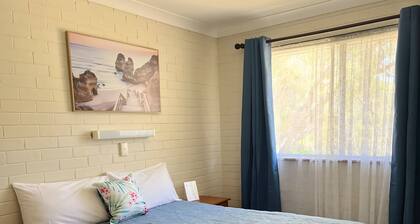3 Bedroom Chalet Emu Beach