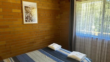 3 bedrooms, iron/ironing board, travel cot, free WiFi