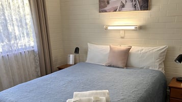 3 bedrooms, iron/ironing board, travel cot, free WiFi