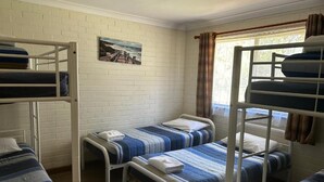 3 chambres, fer et planche à repasser, lit parapluie, Wi-Fi gratuit