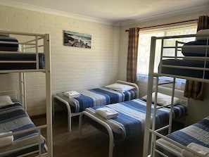 3 chambres, fer et planche à repasser, lit parapluie, Wi-Fi gratuit