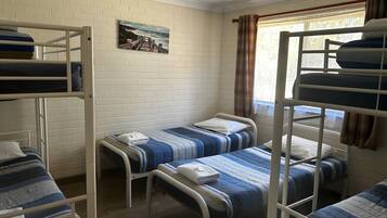 3 chambres, fer et planche à repasser, lit parapluie, Wi-Fi gratuit