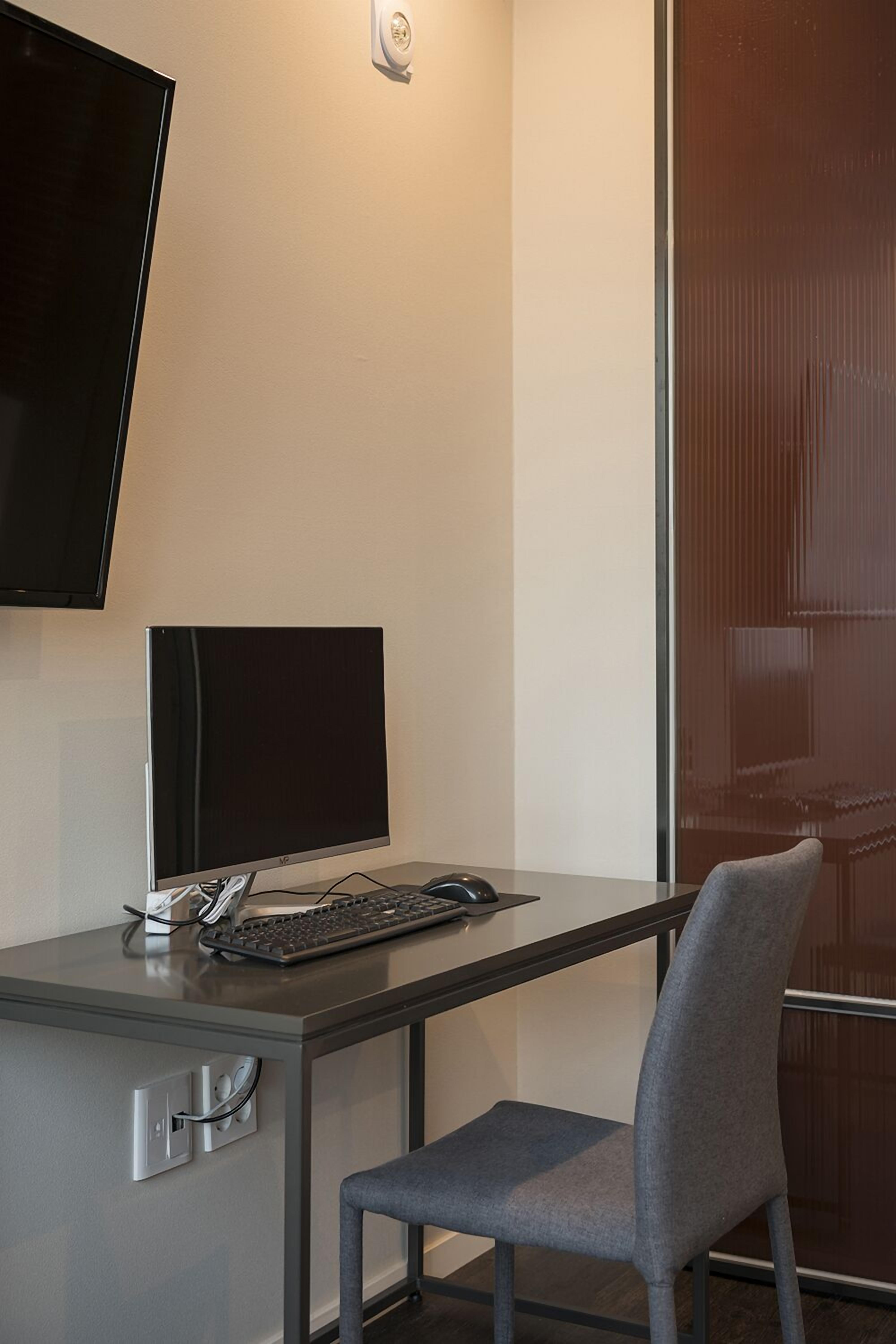 deluxe double | room amenity