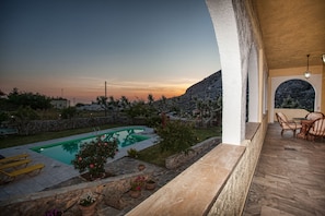 حمام سباحة
