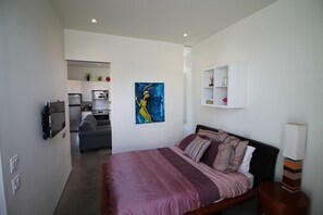1 bedroom, free WiFi, bed sheets - Modern Apartment, Big Dog Friendly, Uptown, City Place, Fitzhugh, Knox-Henderson (Dallas)