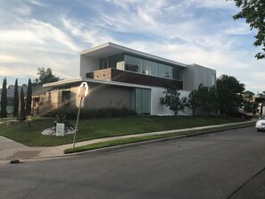 Exterior - Modern Apartment, Big Dog Friendly, Uptown, City Place, Fitzhugh, Knox-Henderson (Dallas)