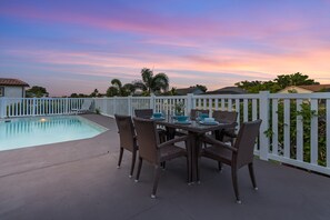 Outdoor dining
