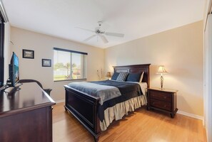 5 bedrooms, iron/ironing board, free WiFi, bed sheets