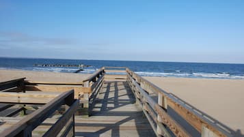 Plage, chaises longues