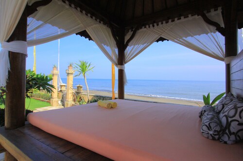 Villa am Strand mit Pool, kostenlosem Frühstück und Personal. Buchen Sie 7 Tage, erhalten Sie 10% Rabatt