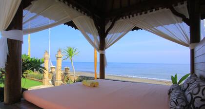 Villa am Strand mit Pool, kostenlosem FrĂŒhstĂŒck und Personal. Buchen Sie 7 Tage, erhalten Sie 10% Rabatt