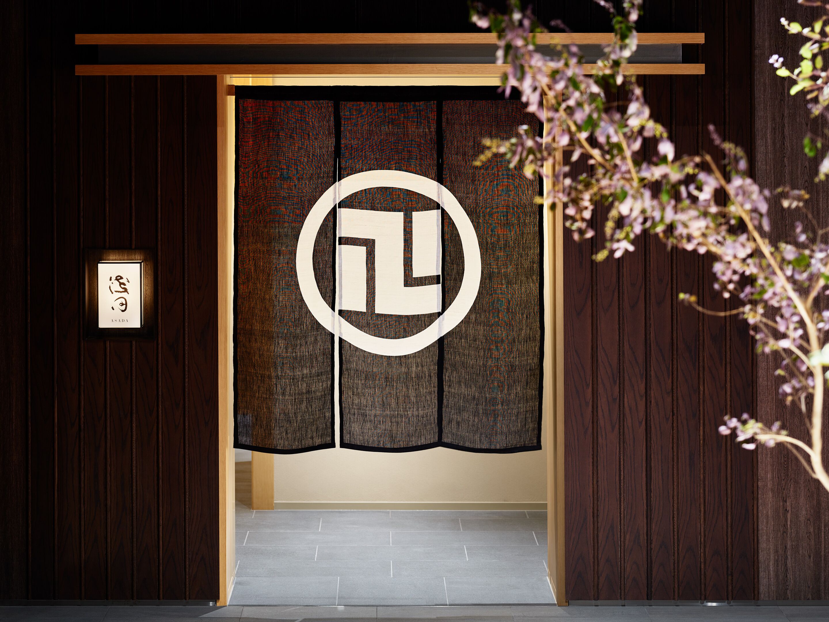 daily buffet breakfast (jpy 3850 per person)