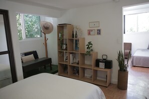 2 soverom, safe på rommet, skrivebord og strykejern/-brett