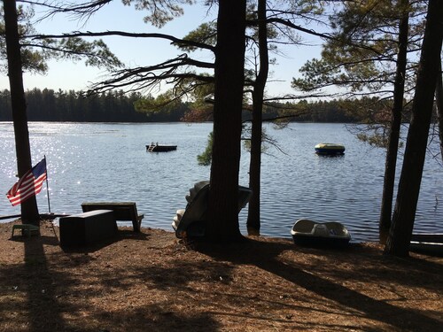 Log Home Auf dem Wequas See, hundefreundliche, kostenlose Boote