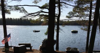 Log Home Auf dem Wequas See, hundefreundliche, kostenlose Boote