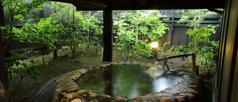 Japanese Style Room with Private Open-air Bath for 3 people | Deep soaking bathtub