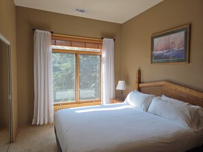 3 bedrooms - Snowcreek Resort Vacation Rentals 724 Fairway Circle (Mammoth Lakes)