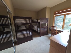 3 bedrooms - Snowcreek Resort Vacation Rentals 724 Fairway Circle (Mammoth Lakes)