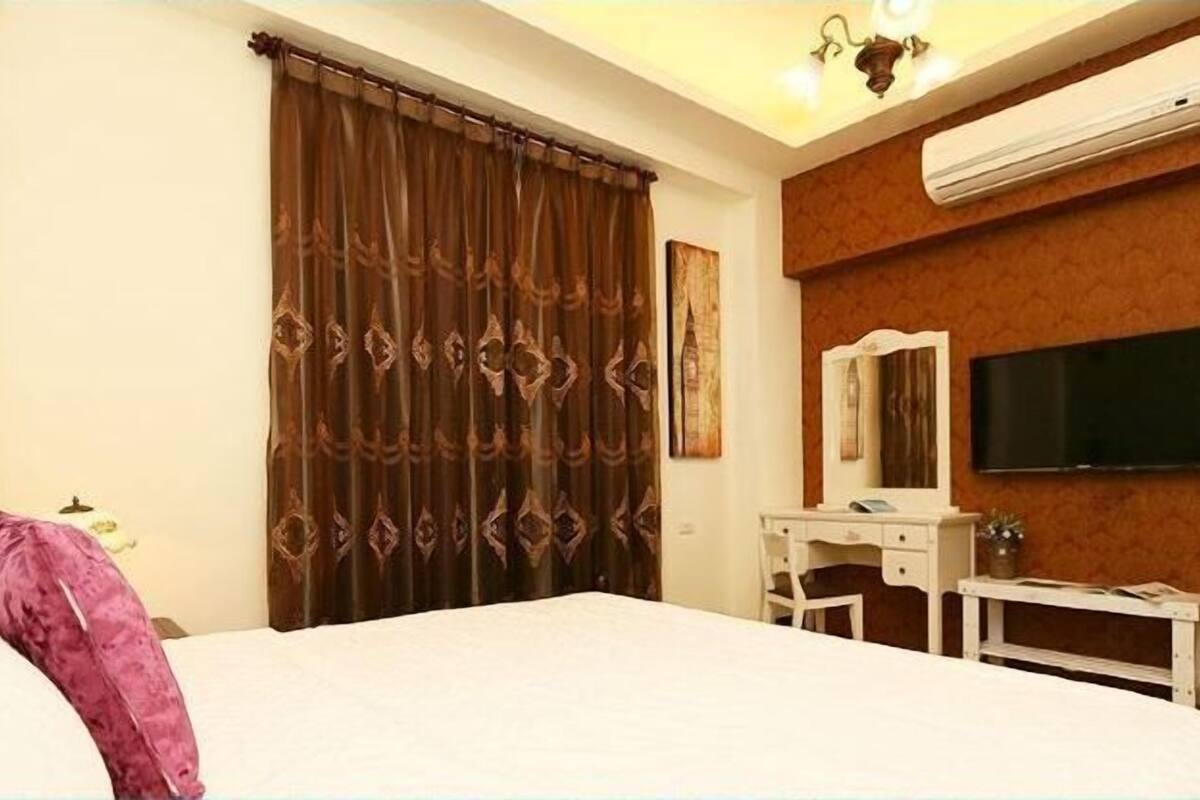 Desk, blackout drapes, soundproofing, rollaway beds