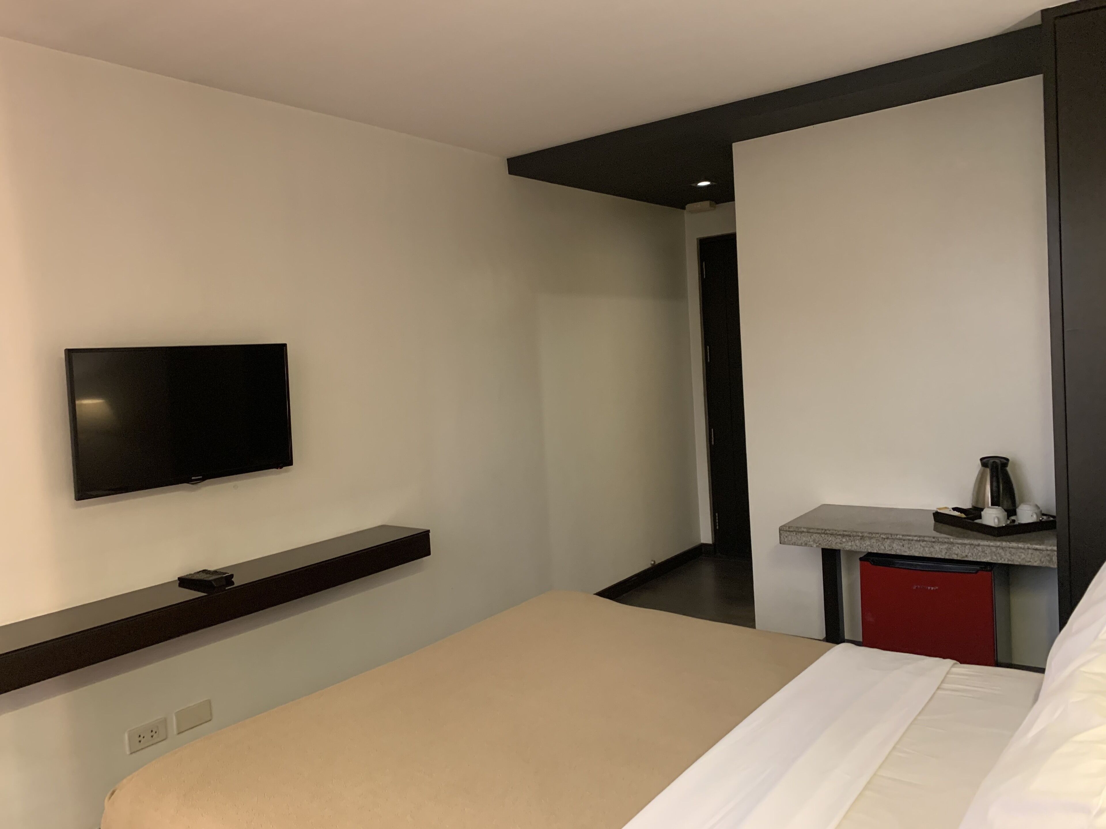 superior room | minibar, in-room safe, desk, iron/ironing board