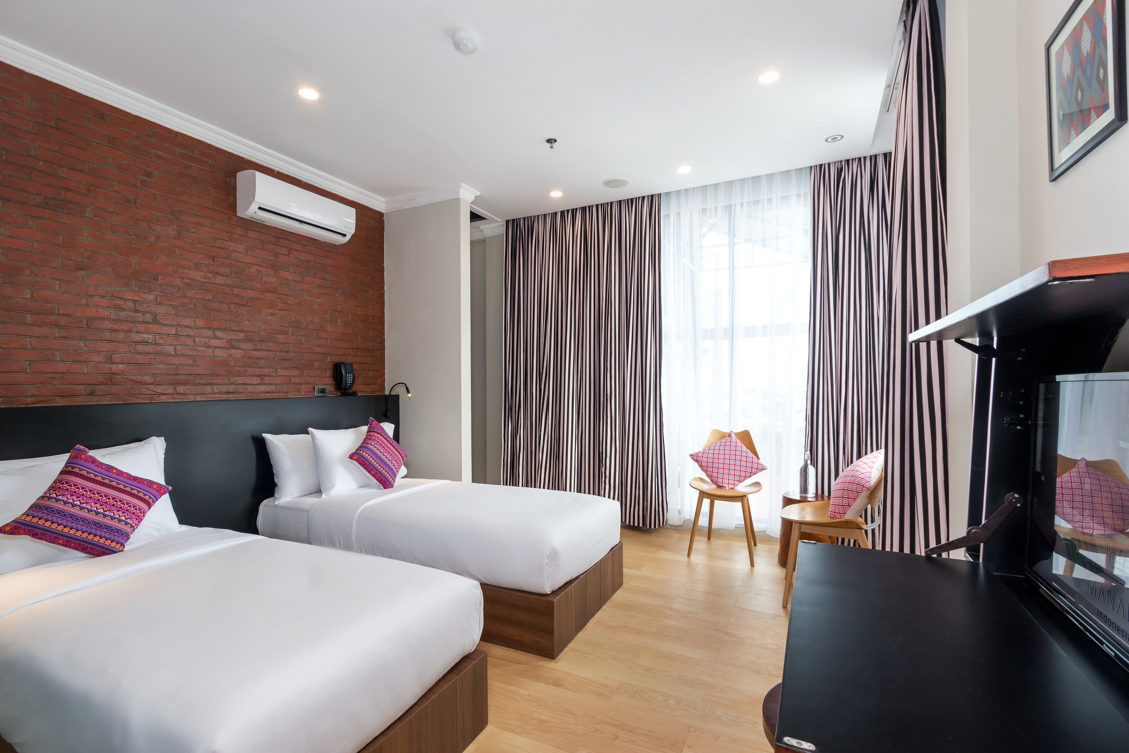 standard room, 1 bedroom | 1 bedroom, premium bedding, minibar, in-room safe