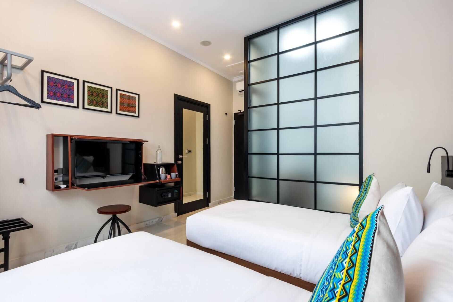 1 bedroom, premium bedding, minibar, in-room safe