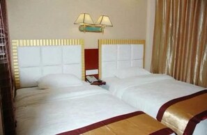 Desk, blackout drapes, free WiFi - Poltton International Apartment Kunming Railway Station (Kunming)