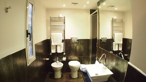 Bathtub, jetted tub, hair dryer, bidet - 2 apartments up to 9 people for groups or families in St. Peter Area (Roma)