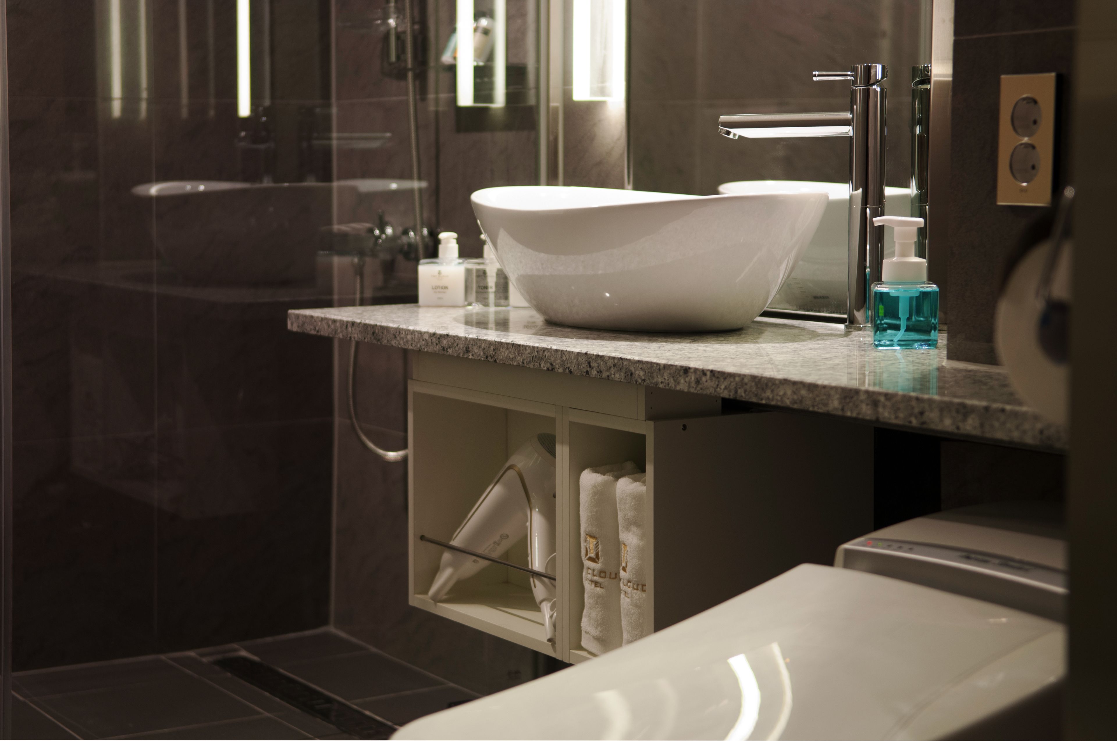 deluxe | bathroom | shower, free toiletries, hair dryer, bathrobes