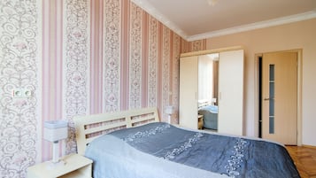 Apartment, 1 Bedroom (Prospect Nezavisimosti, 44) | Desk, iron/ironing board, free WiFi, bed sheets