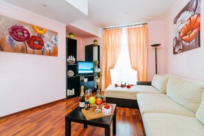 Basic Apartment, 1 Bedroom (Prospect Nezavisimosti, 46) | Desk, iron/ironing board, free WiFi, bed sheets