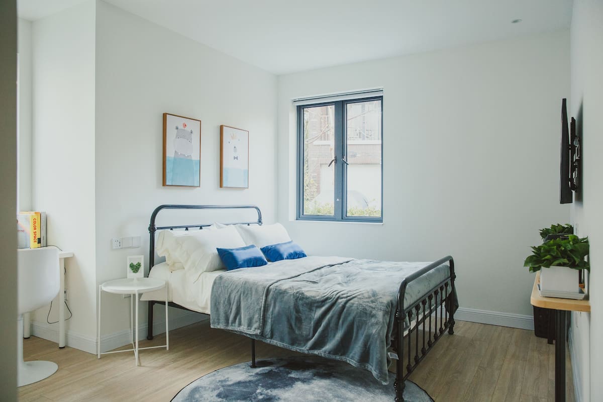 Family Suite | Desk, blackout drapes, free WiFi