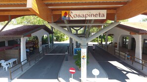 Property entrance - Happy Camp Rosapineta Camping Village (Rosolina)