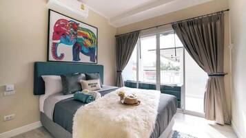 Appartamento familiare, 1 camera da letto, vista piscina | Minibar, una cassaforte in camera, con stile personalizzato