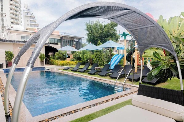 Outdoor pool, pool loungers