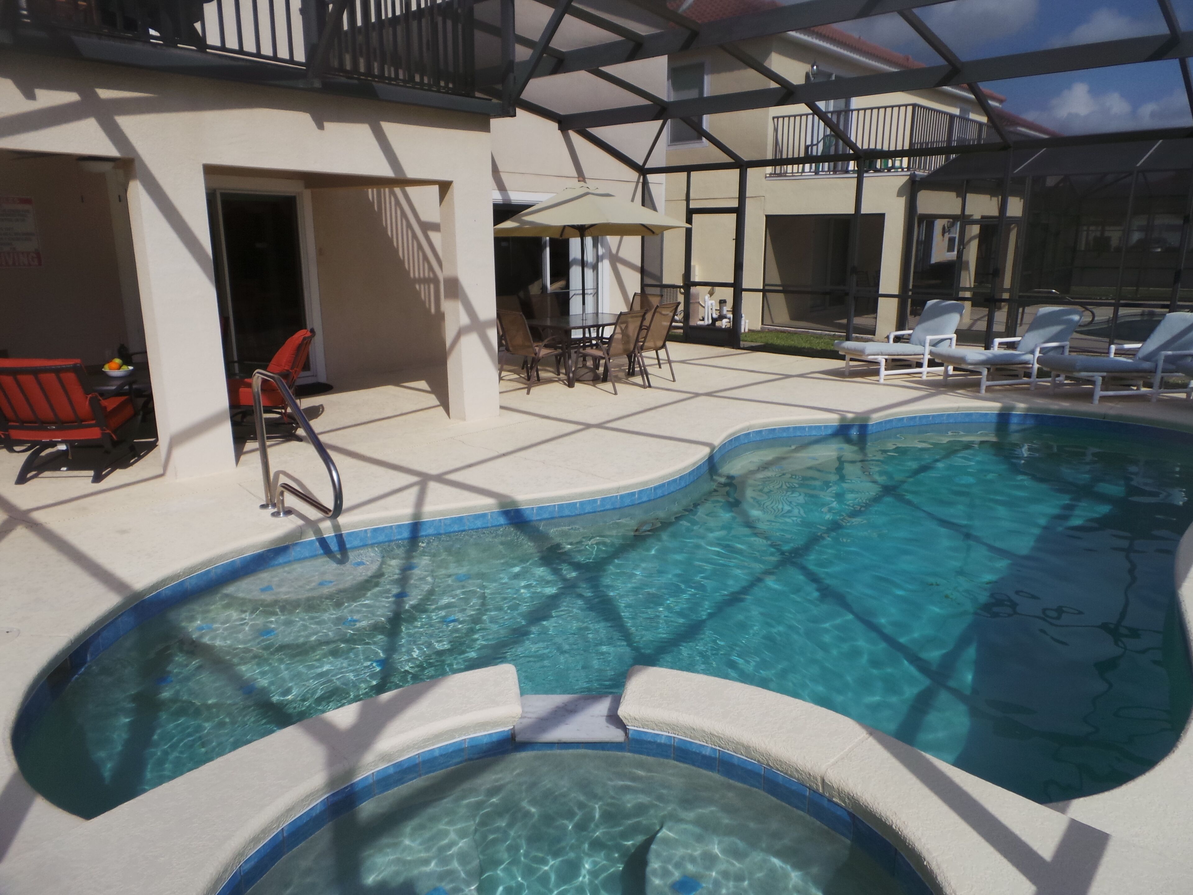 Orlando Florida Luxury Villa, Oversized Pool, Hot Tub with Lake Views, Gamesroom
