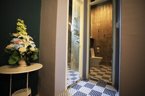 Set di cortesia gratuito, asciugacapelli, asciugamani