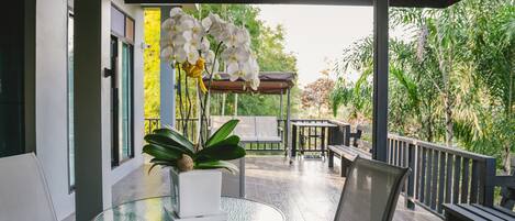 Área de estar no saguão