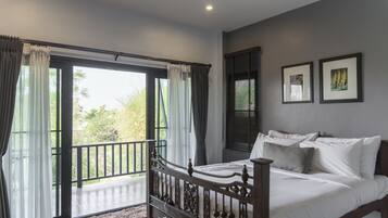 Egyptian cotton sheets, premium bedding, blackout curtains, free WiFi